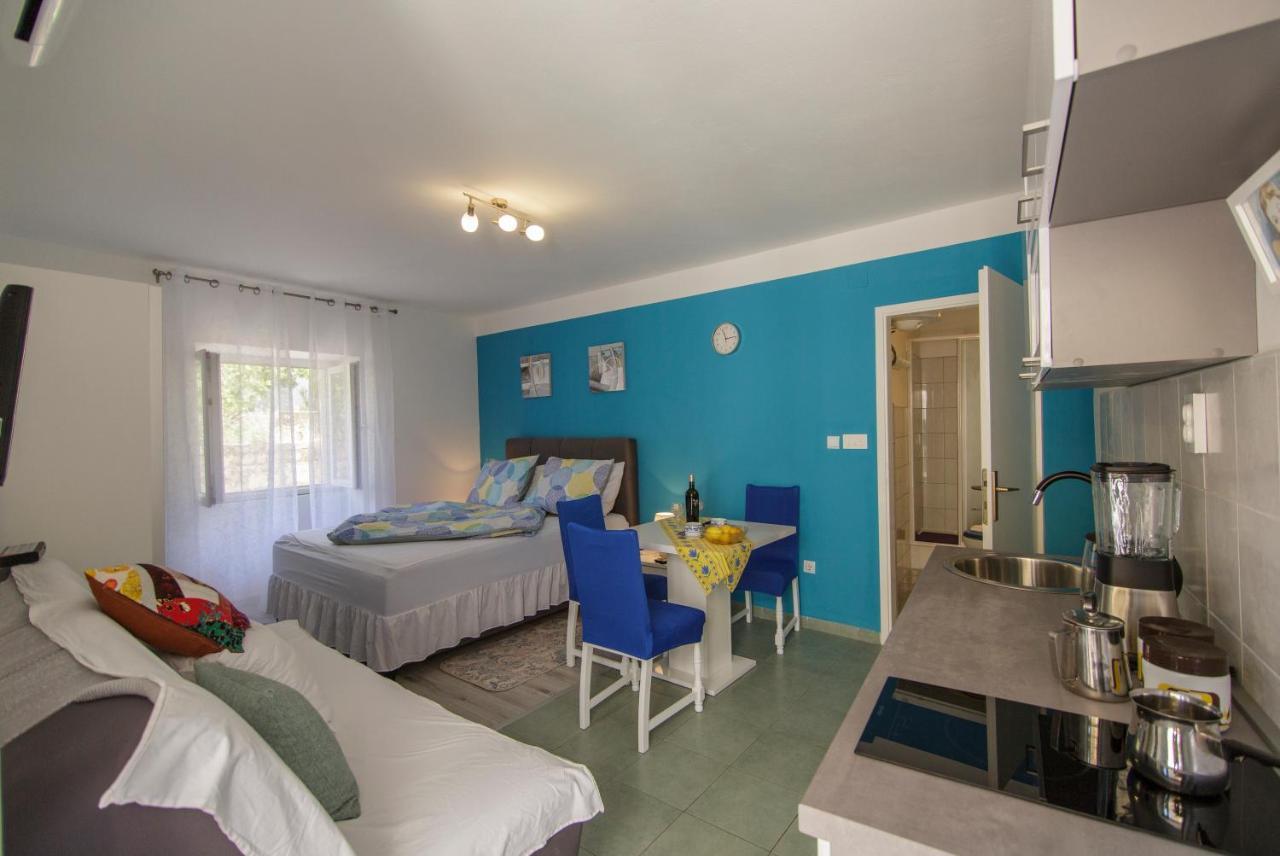 Apartment Filomena In The Center Komiža المظهر الخارجي الصورة