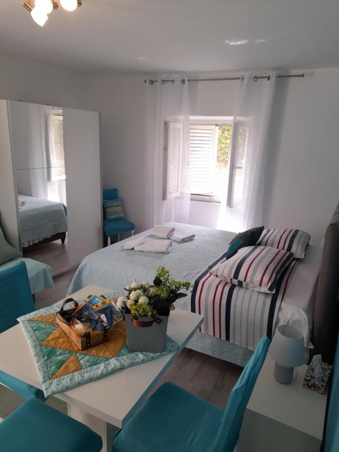 Apartment Filomena In The Center Komiža المظهر الخارجي الصورة