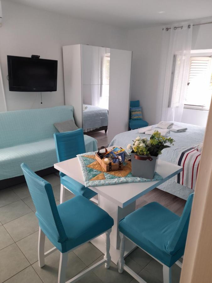 Apartment Filomena In The Center Komiža المظهر الخارجي الصورة